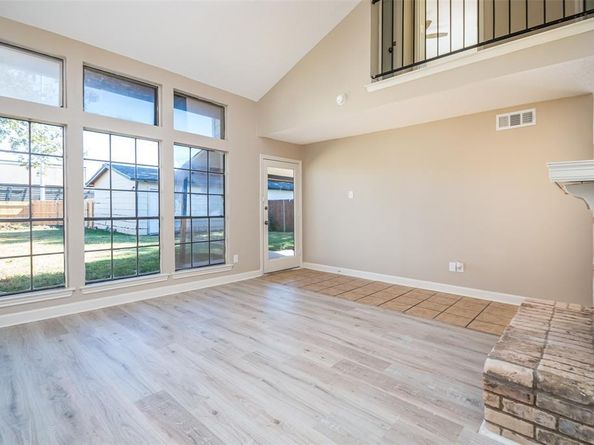 2118  Windy Drive , Garland Texas 75044