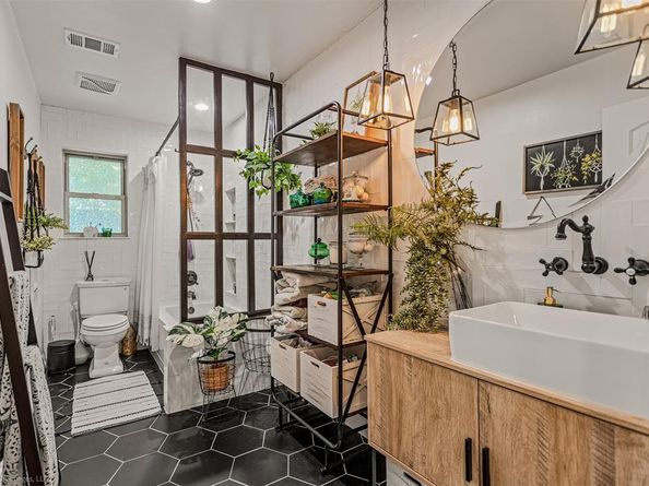 3713  Hickox Road , Rowlett Texas 75089