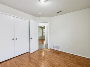 804  Bahar Court , Arlington Texas 76010
