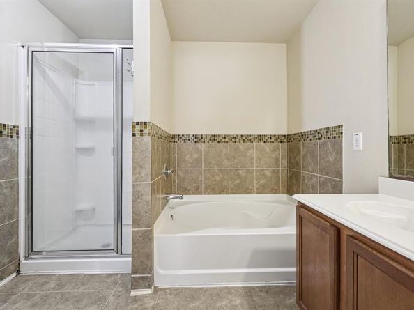 804  Bahar Court , Arlington Texas 76010