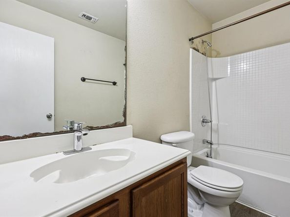804  Bahar Court , Arlington Texas 76010