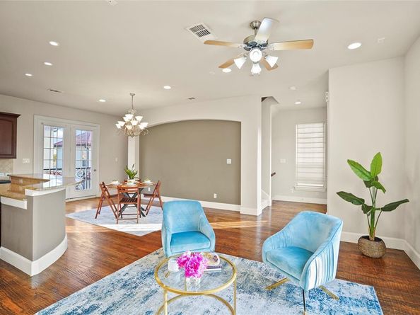 6748  Plaza Via  , Irving Texas 75039