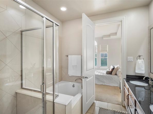 6748  Plaza Via  , Irving Texas 75039