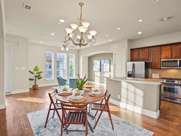 6748  Plaza Via  , Irving Texas 75039