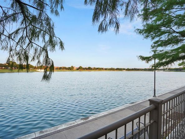 6748  Plaza Viaduct , Irving Texas 75039