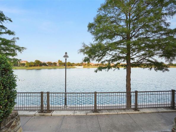 6748  Plaza Via  , Irving Texas 75039