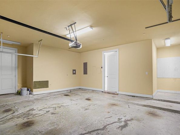 6748  Plaza Viaduct , Irving Texas 75039