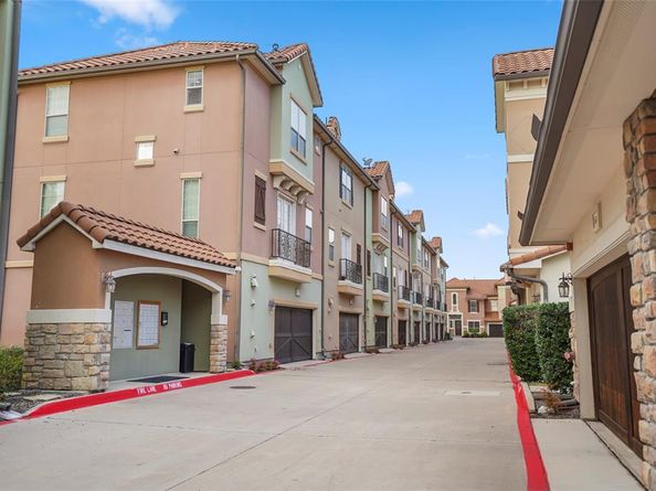 6748  Plaza Via  , Irving Texas 75039