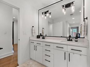 5055  Addison Circle  736, Addison Texas 75001