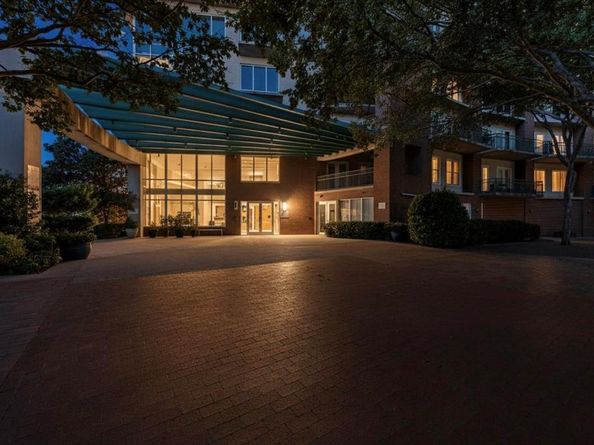 5055  Addison Circle  736, Addison Texas 75001