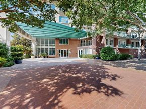 5055  Addison Circle  736, Addison Texas 75001