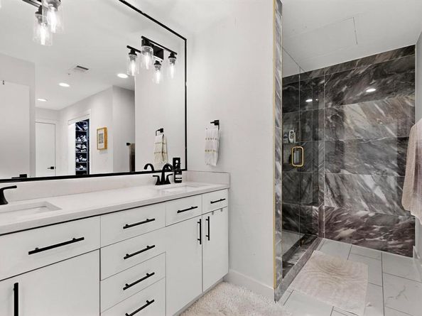 5055  Addison Circle  736, Addison Texas 75001