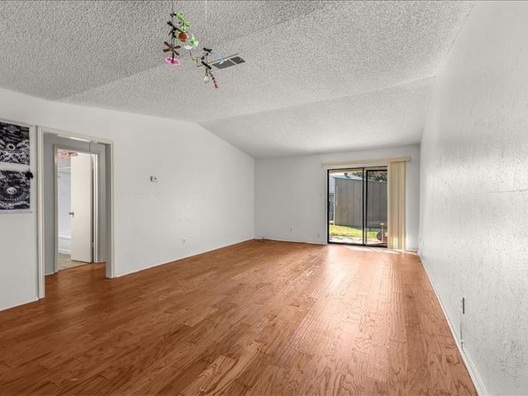 6817-6819 W Cleburne Road  , Fort Worth Texas 76133