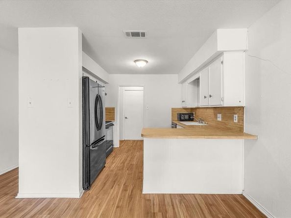 6817-6819 W Cleburne Road  , Fort Worth Texas 76133