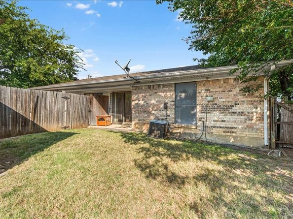 6817-6819 W Cleburne Road  , Fort Worth Texas 76133