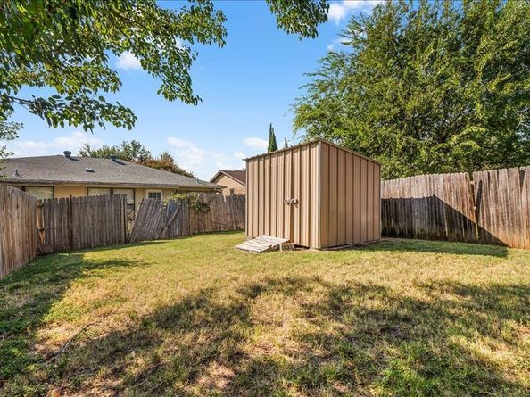 6817-6819 W Cleburne Road  , Fort Worth Texas 76133