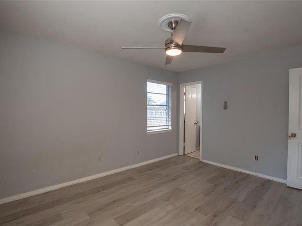 704  Clover Park Drive , Arlington Texas 76013