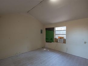 704  Clover Park Drive , Arlington Texas 76013