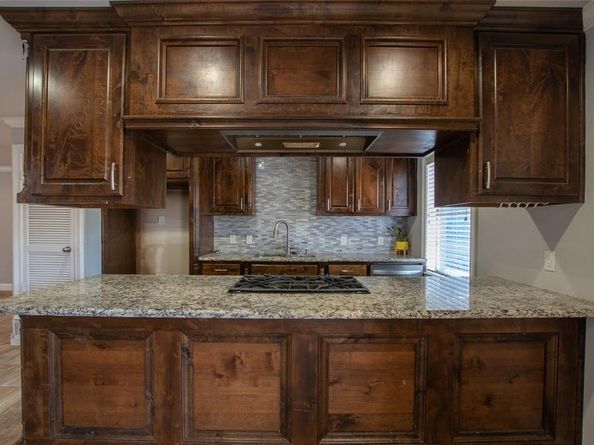 704  Clover Park Drive , Arlington Texas 76013