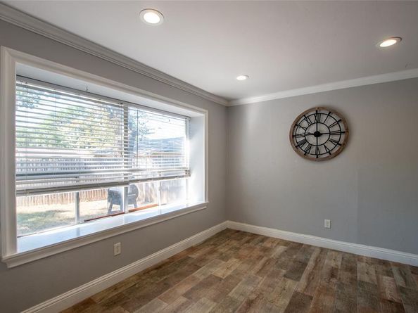 704  Clover Park Drive , Arlington Texas 76013