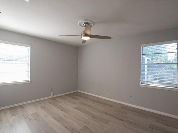 704  Clover Park Drive , Arlington Texas 76013