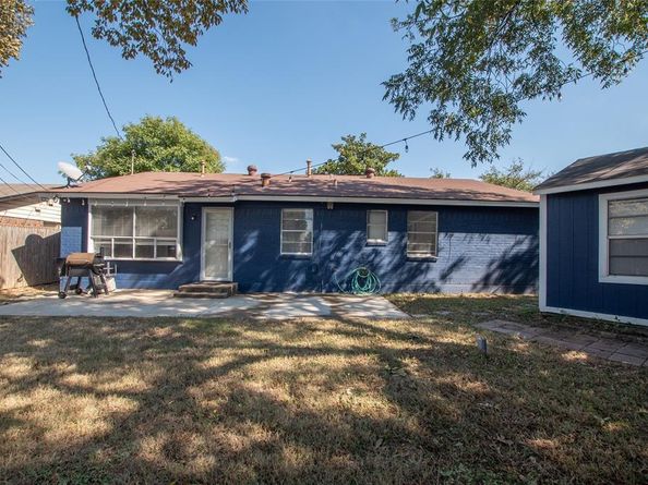 704  Clover Park Drive , Arlington Texas 76013