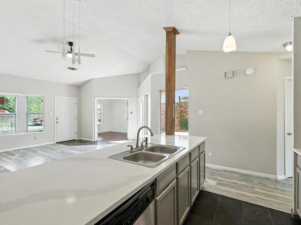 1404  Thackery Drive , Arlington Texas 76018
