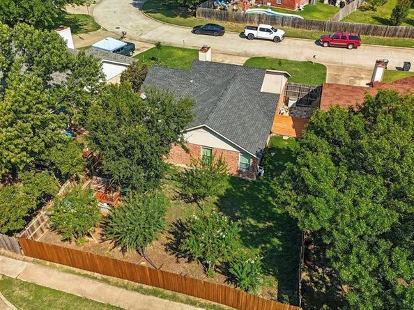 1404  Thackery Drive , Arlington Texas 76018