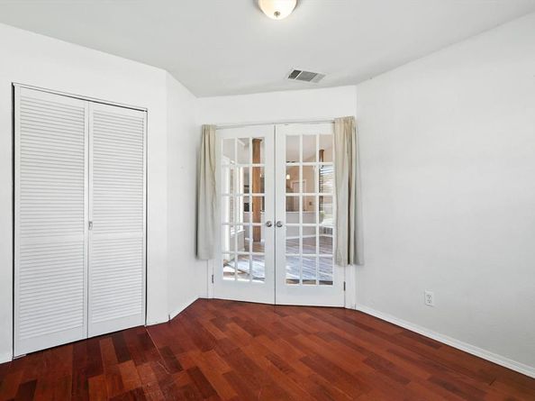 1404  Thackery Drive , Arlington Texas 76018