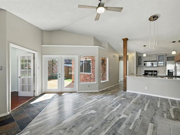 1404  Thackery Drive , Arlington Texas 76018