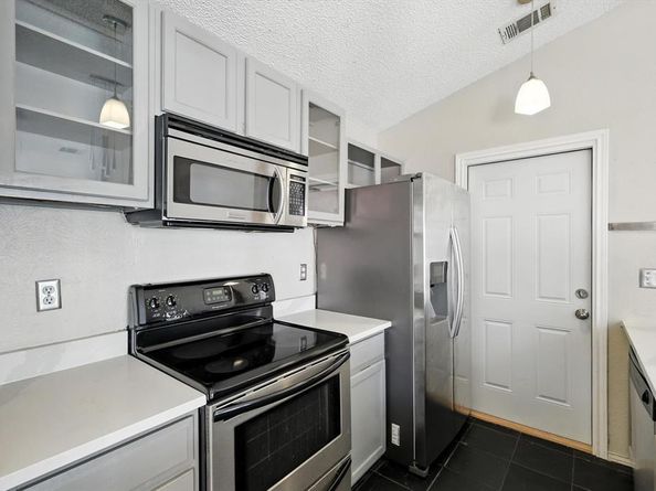 1404  Thackery Drive , Arlington Texas 76018