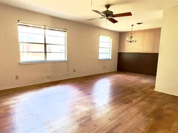 4505  Mark Trail Way , Dallas Texas 75232