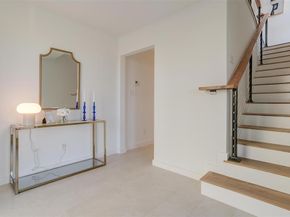 445 W Morphy Street , Fort Worth Texas 76104