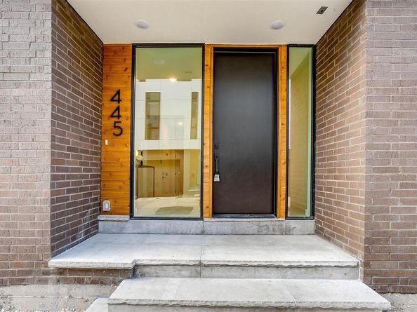 445 W Morphy Street , Fort Worth Texas 76104