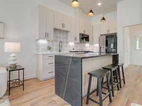 445 W Morphy Street , Fort Worth Texas 76104