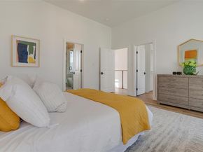 445 W Morphy Street , Fort Worth Texas 76104