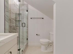 445 W Morphy Street , Fort Worth Texas 76104