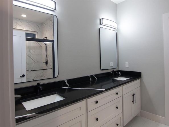 1745  Avenue C  , Grand Prairie Texas 75051