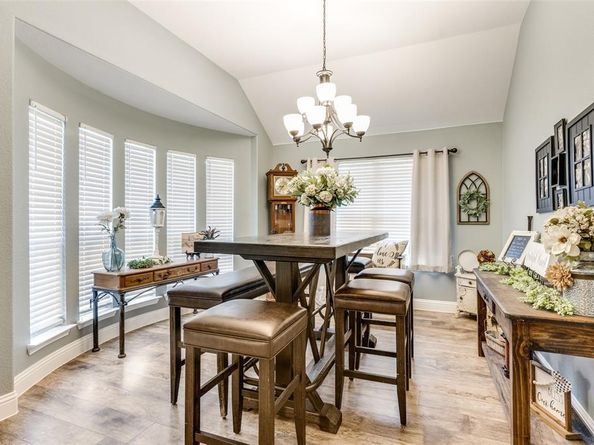 413  Oakcrest Drive , Justin Texas 76247