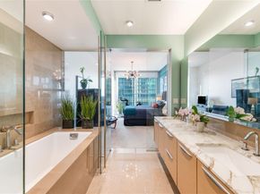 2900  McKinnon Street  1503, Dallas Texas 75201