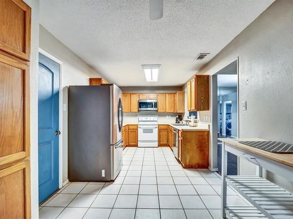 1606  Kingspoint Drive , Carrollton Texas 75007