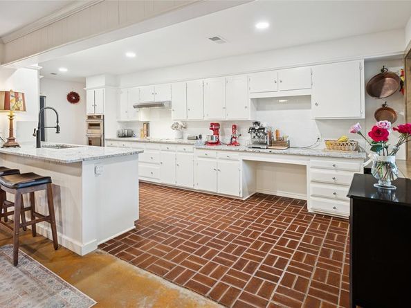 3701  Streamwood Road , Fort Worth Texas 76116