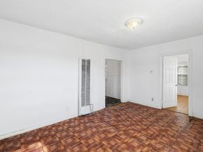 953 E Lowden Street , Fort Worth Texas 76104