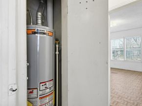 953 E Lowden Street , Fort Worth Texas 76104