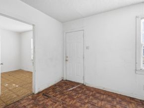 953 E Lowden Street , Fort Worth Texas 76104