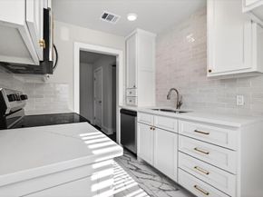 806  Denton  , Denton Texas 76201