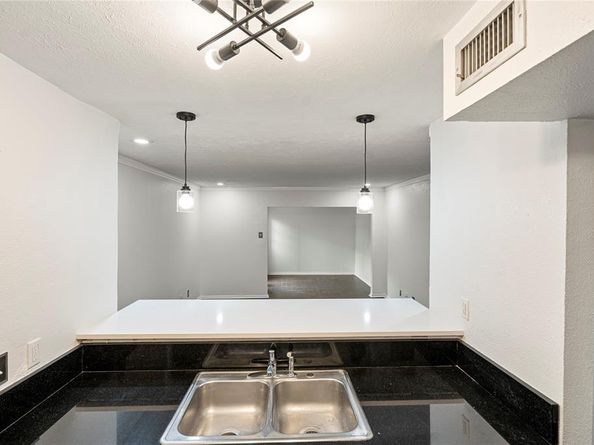 4323  Brown Street  139, Dallas Texas 75219