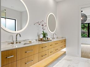 6446  Lange Circle , Dallas Texas 75214