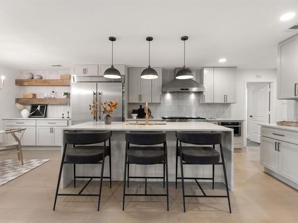 4210  Creekdale Drive , Dallas Texas 75229