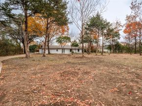 713  Hilltop Circle , DeSoto Texas 75115